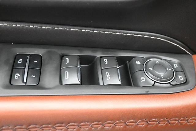 Used 2023 GMC Yukon XL Denali Ultimate AWD/4WD image 15