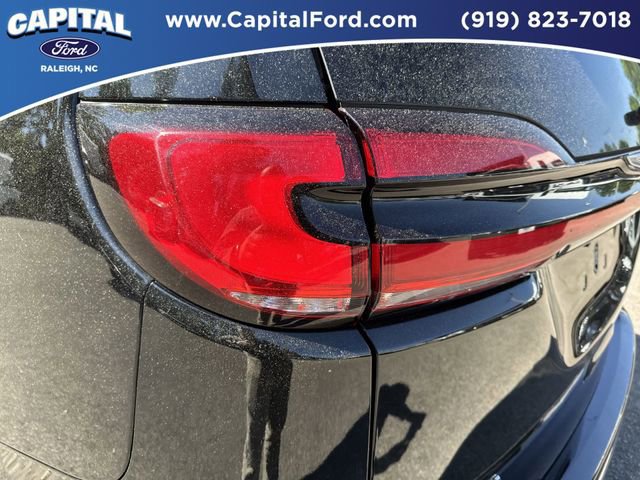 Used 2024 Chrysler Pacifica Touring-L image 14