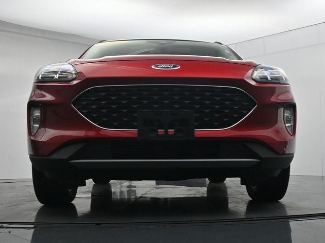 Certified 2022 Ford Escape Titanium w/ Class II Trailer Tow Package AWD/4WD image 30