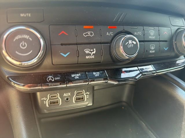 Used 2022 Dodge Durango SXT w/ Blacktop Package AWD/4WD image 30