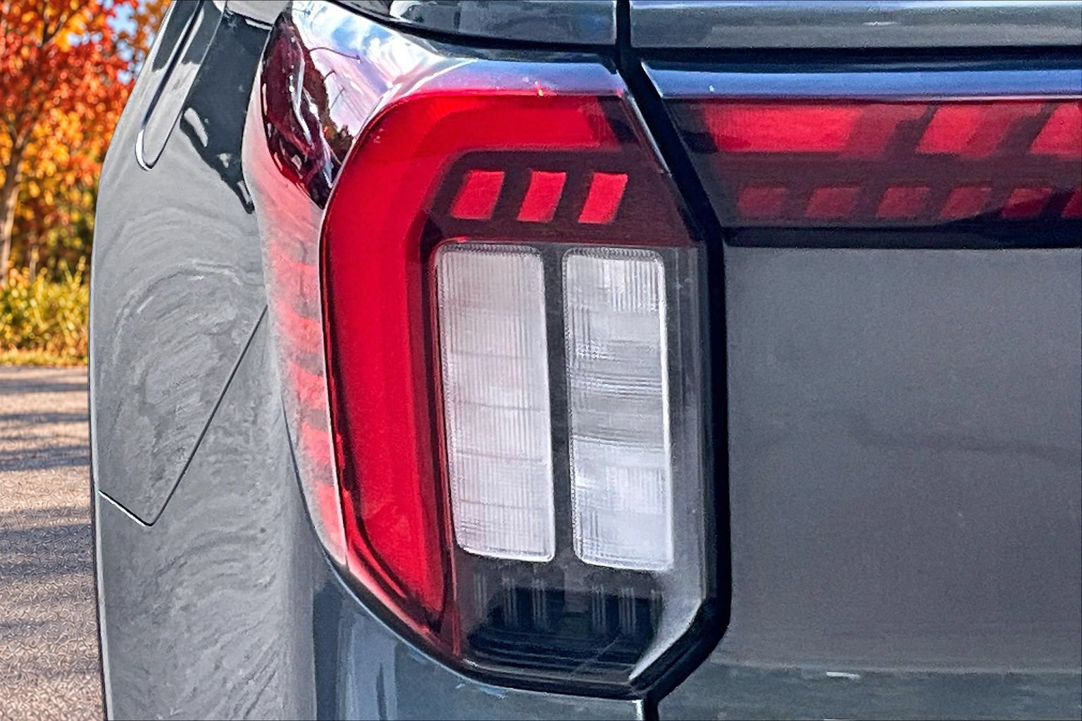 Certified 2025 Ford Explorer Active RWD image 34