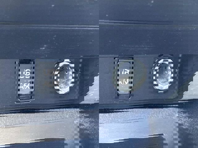 Used 2018 Toyota Tundra Limited w/ Limited Premium Package AWD/4WD image 32