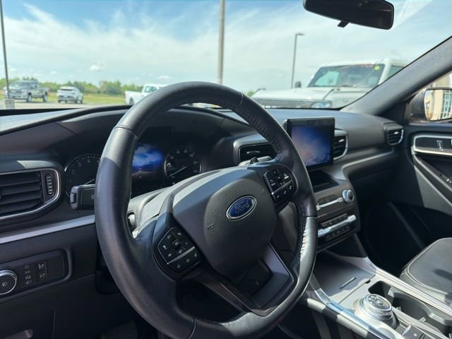 Certified 2020 Ford Explorer XLT w/ Equipment Group 202A AWD/4WD image 11