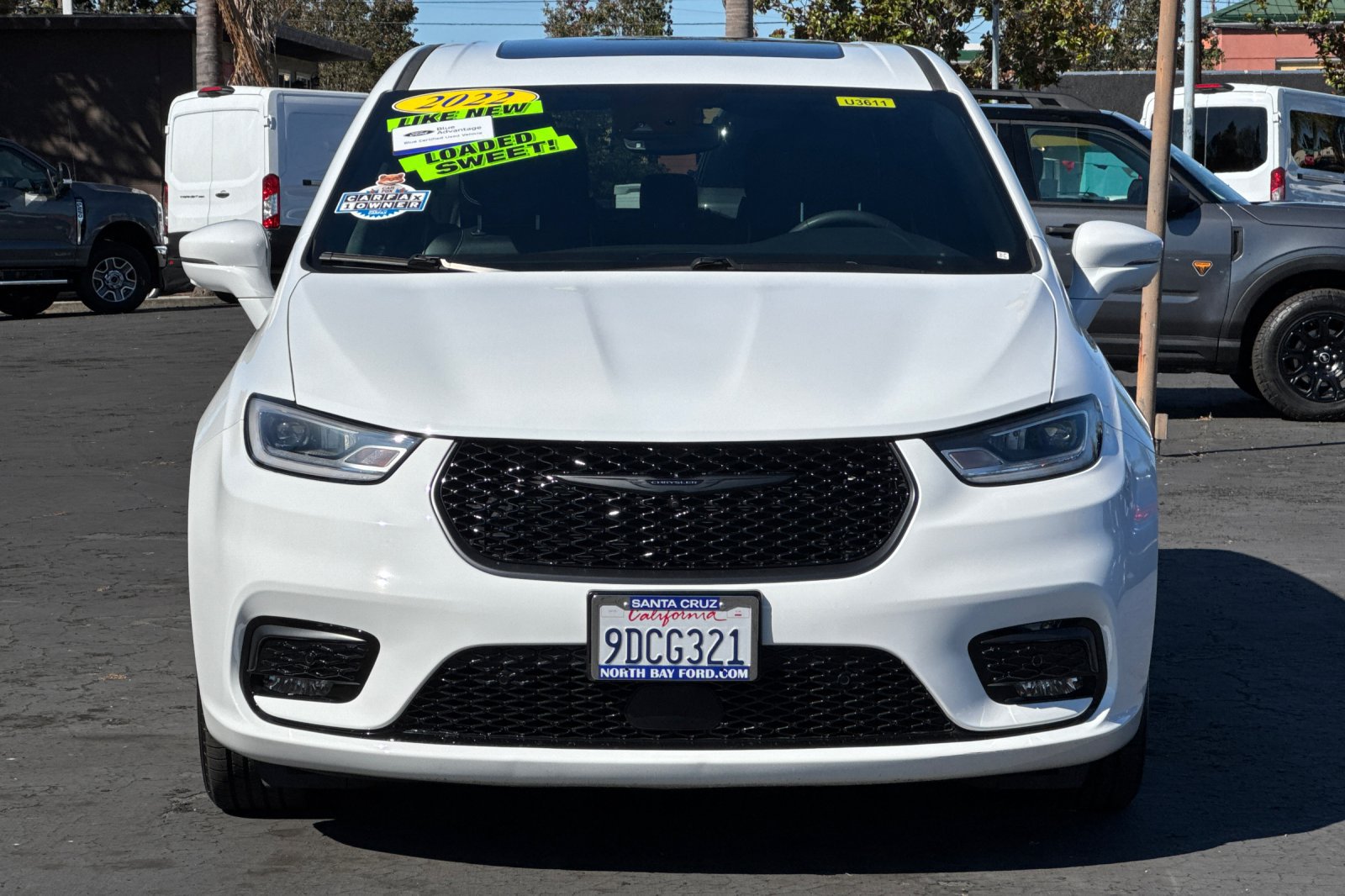 Used 2022 Chrysler Pacifica Limited w/ Uconnect Theater Family Group FWD image 35