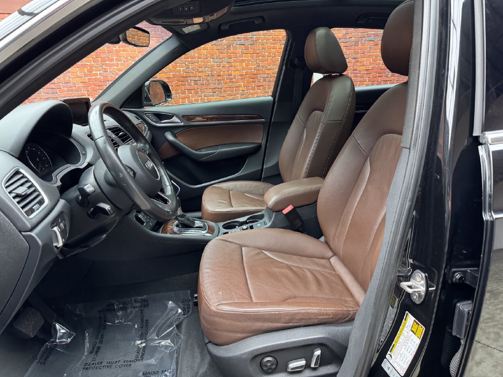 Used 2018 Audi Q3 2.0T Premium Plus w/ Premium Plus Package AWD/4WD image 24