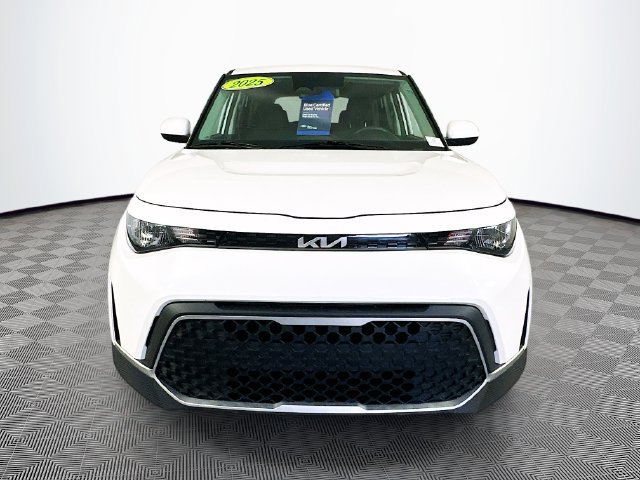 Used 2025 Kia Soul LX w/ LX Technology Package FWD image 5