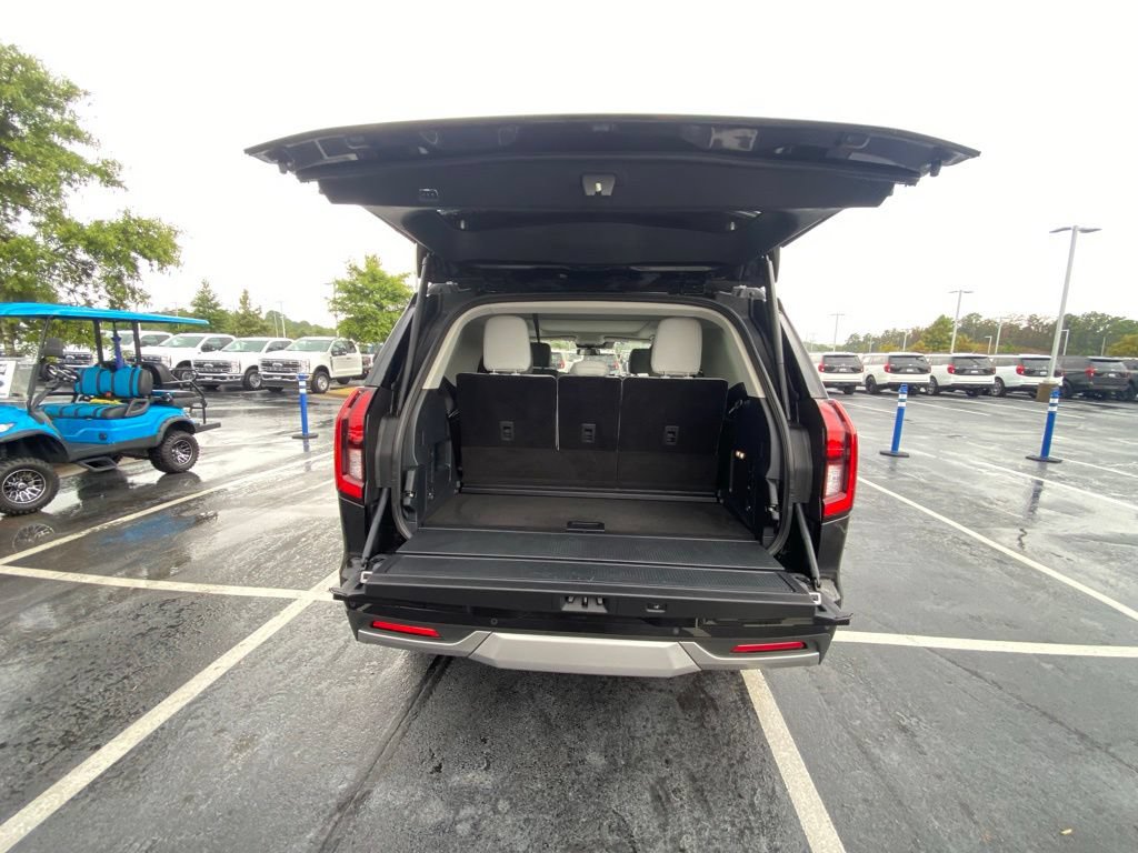 Certified 2025 Ford Expedition Platinum AWD/4WD image 27