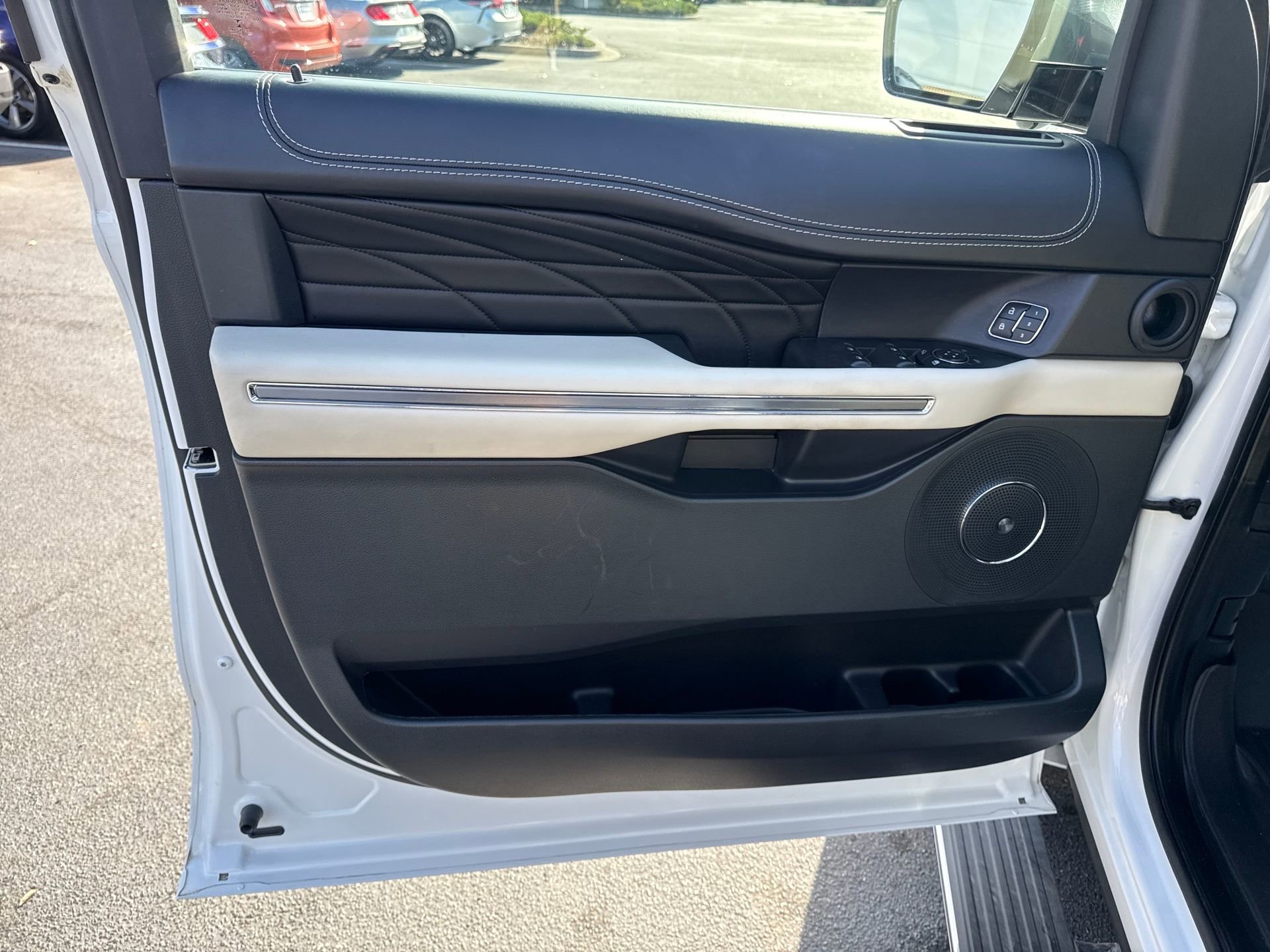 Certified 2020 Ford Expedition Platinum image 10