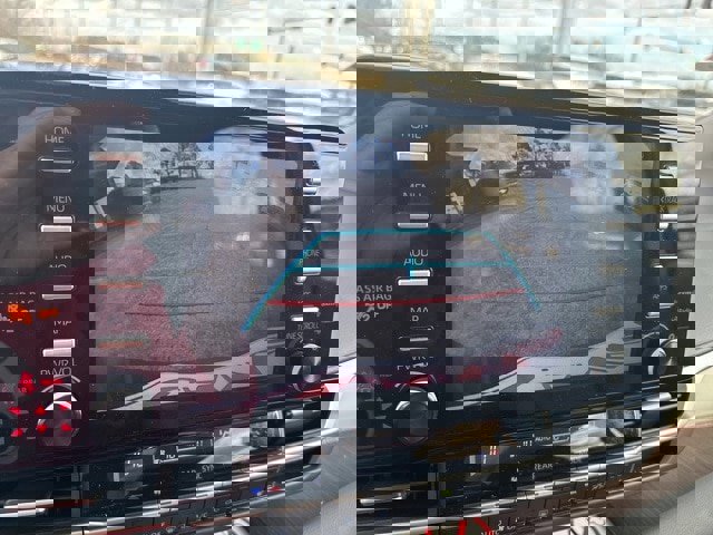 Used 2024 Toyota Sienna XLE image 19