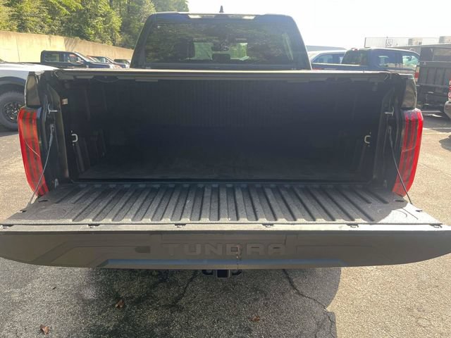 Used 2025 Toyota Tundra Limited AWD/4WD image 12