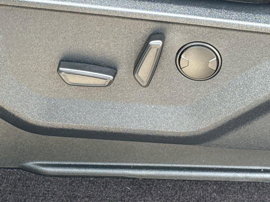 Certified 2022 Ford F150 XLT w/ Equipment Group 302A High image 27