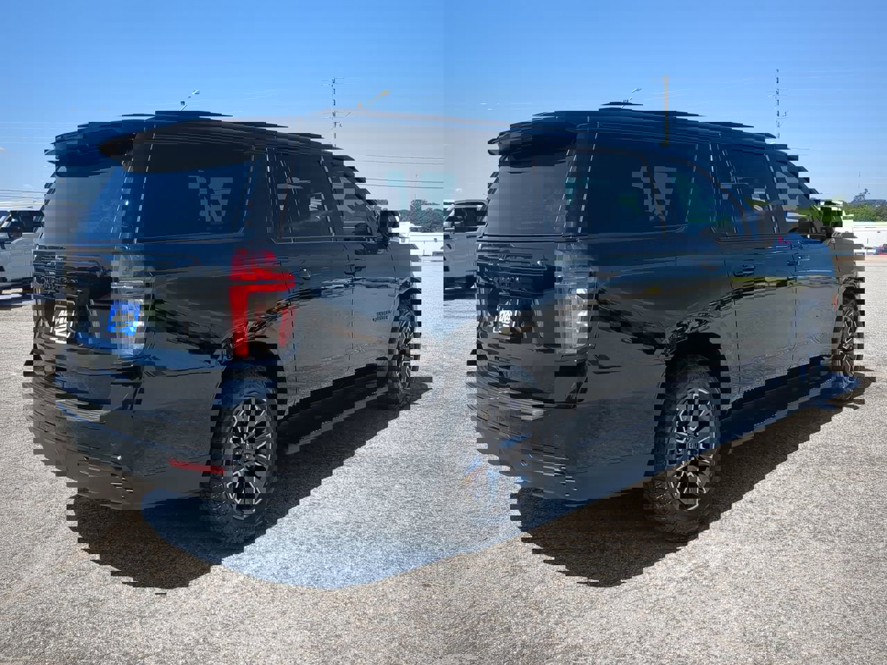 Used 2024 Chevrolet Suburban Z71 w/ Z71 Off-Road Package image 4