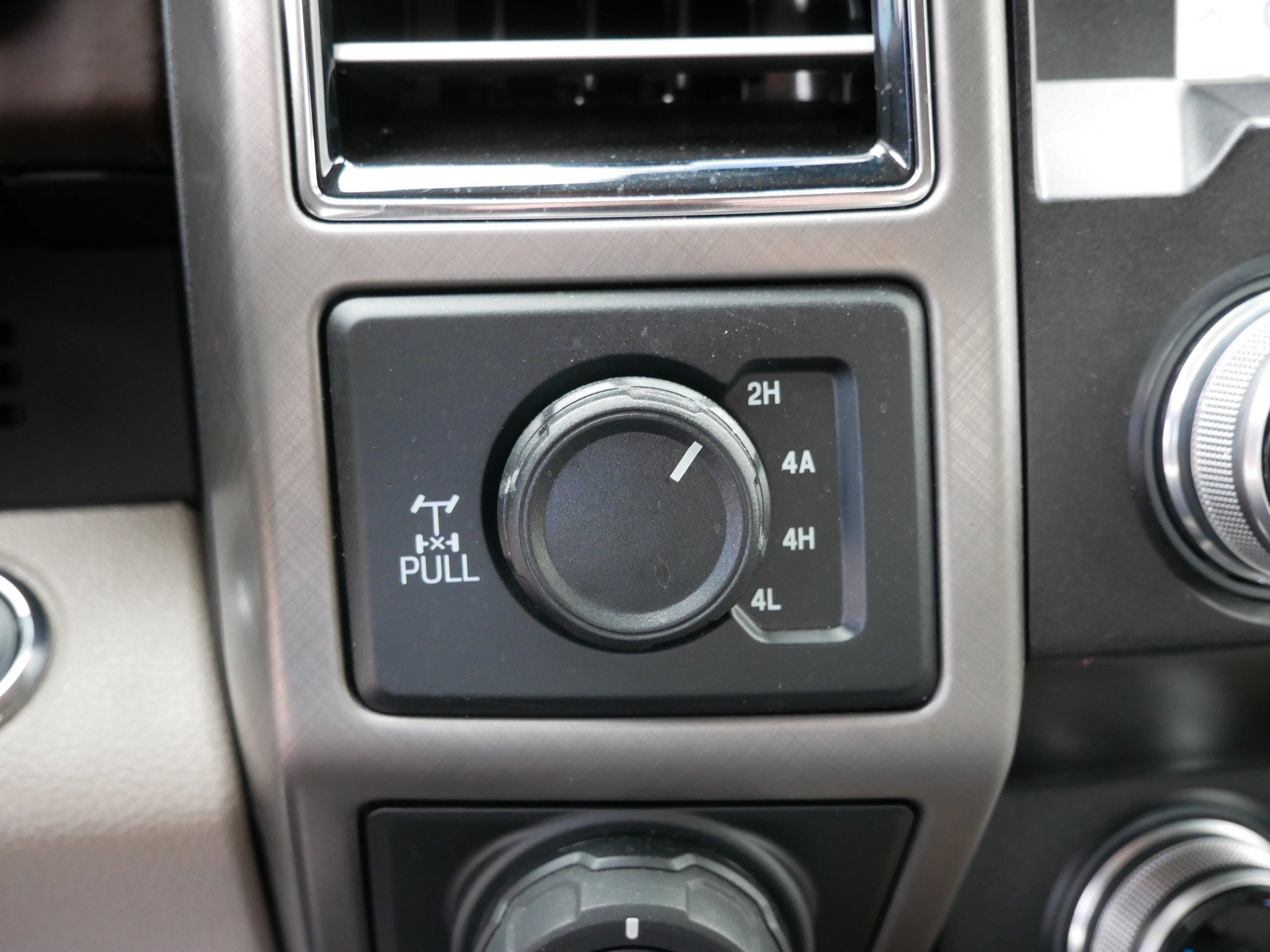 Certified 2020 Ford F150 Limited AWD/4WD image 31