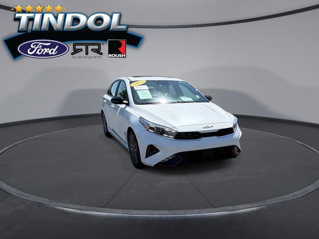 Used 2023 Kia Forte GT-Line w/ GT-Line Premium Package FWD image 2