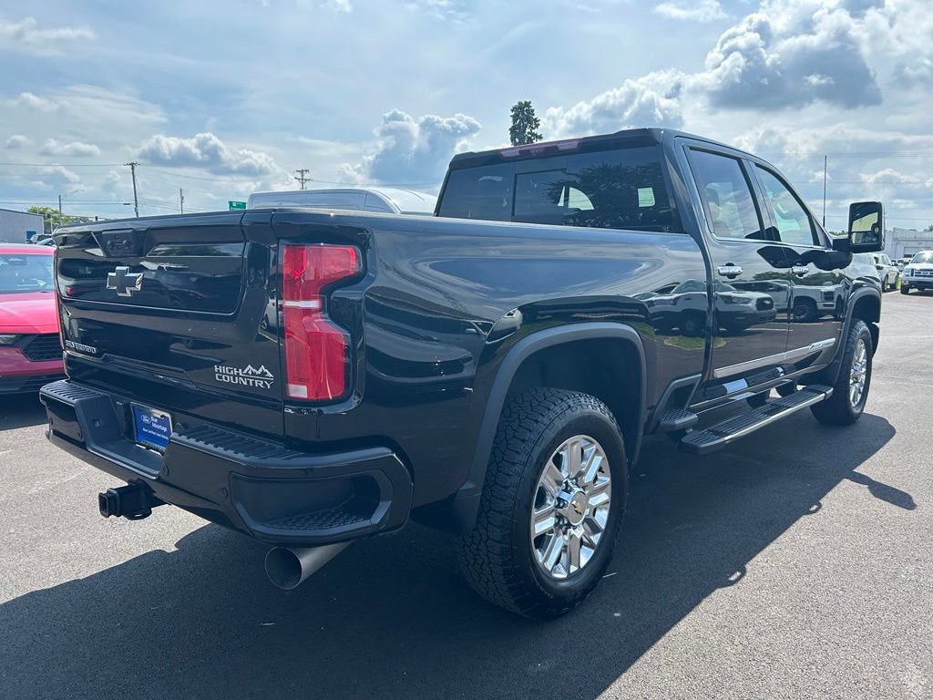Used 2025 Chevrolet Silverado 2500 High Country w/ High Country Premium Package AWD/4WD image 8