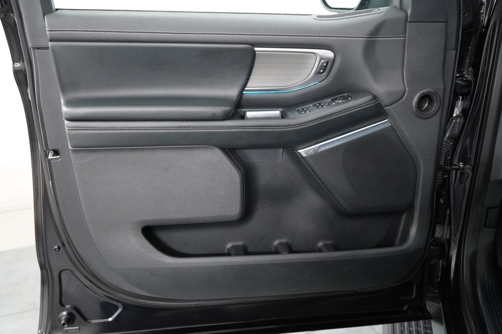 Certified 2025 Ford Expedition Max Platinum AWD/4WD image 30