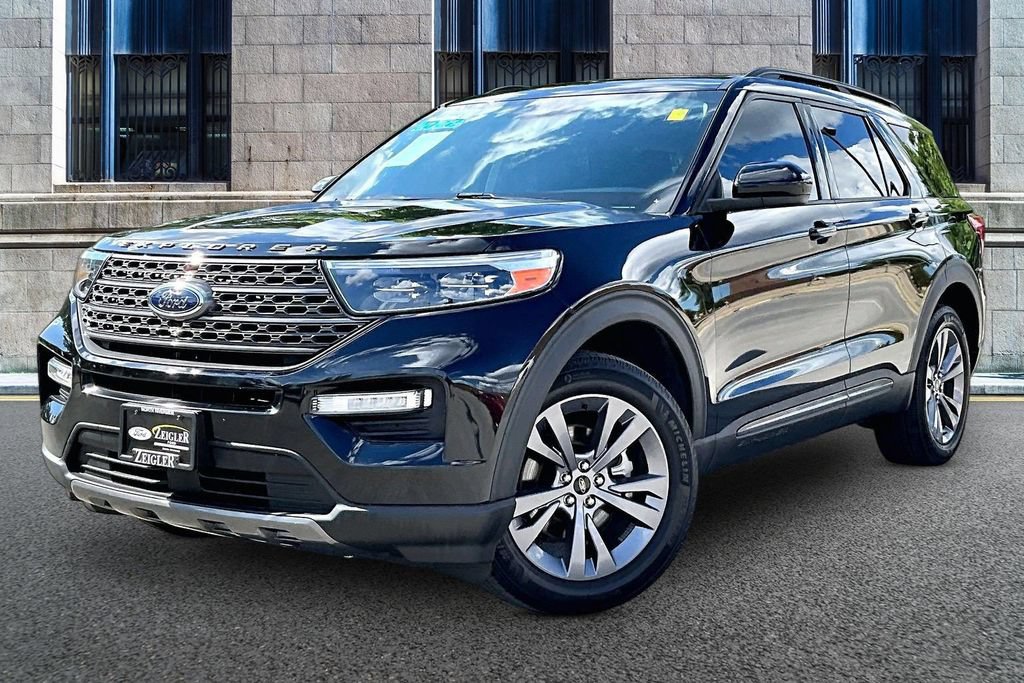 Certified 2022 Ford Explorer XLT w/ Equipment Group 202A AWD/4WD image 2