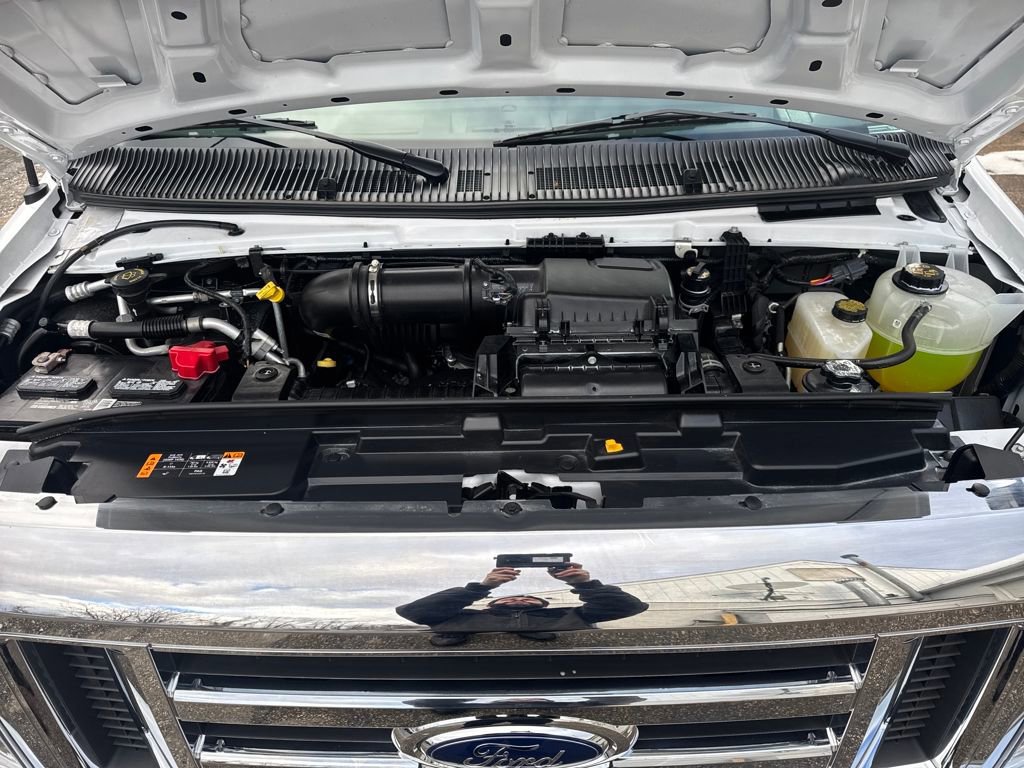 Certified 2025 Ford E-450 and Econoline 450 Super Duty w/ Power Equipment Group image 27