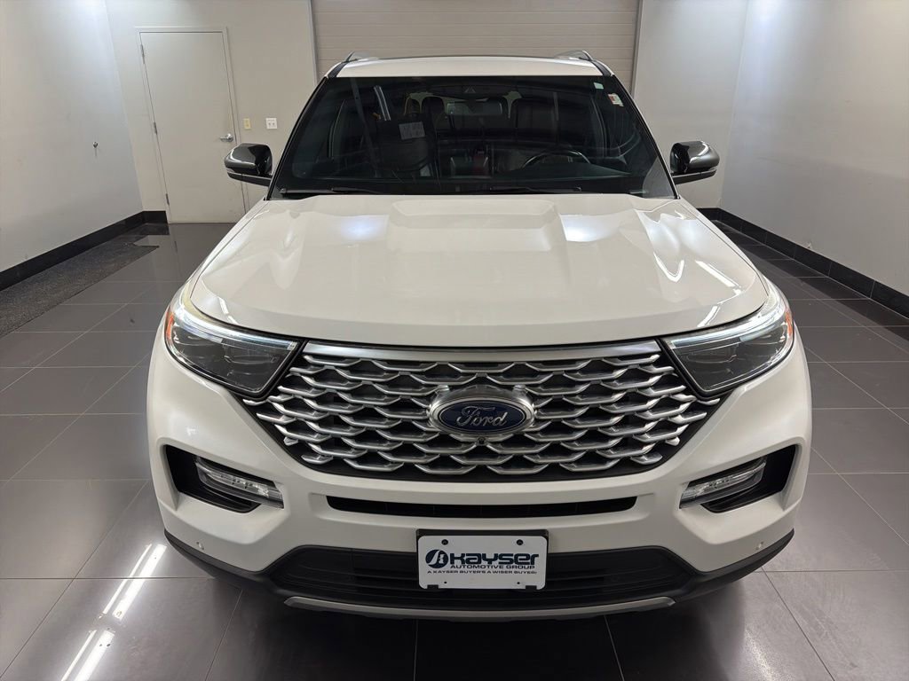 Certified 2020 Ford Explorer Platinum w/ Premium Technology Package AWD/4WD image 2