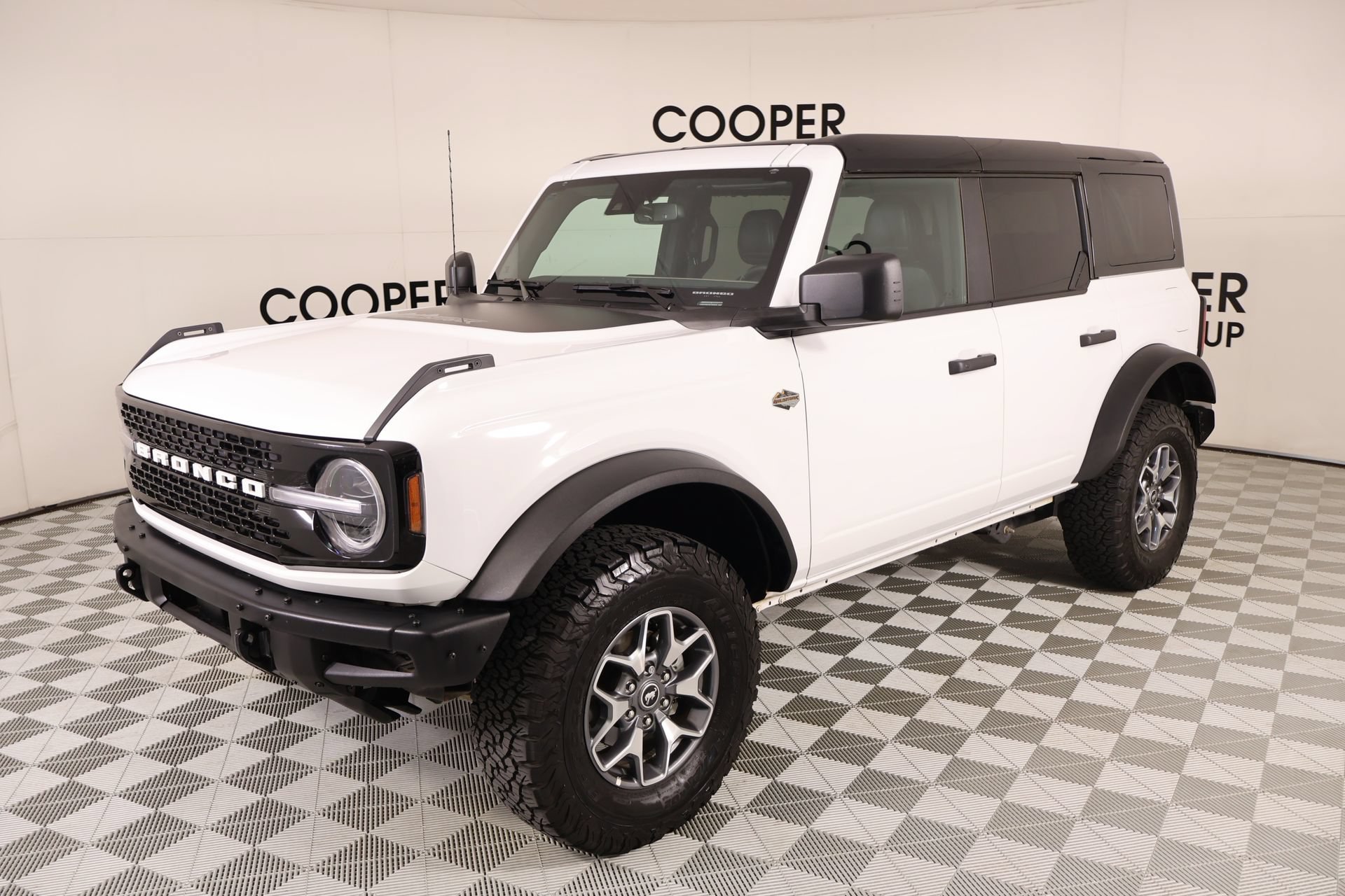 Certified 2024 Ford Bronco Wildtrak AWD/4WD image 11
