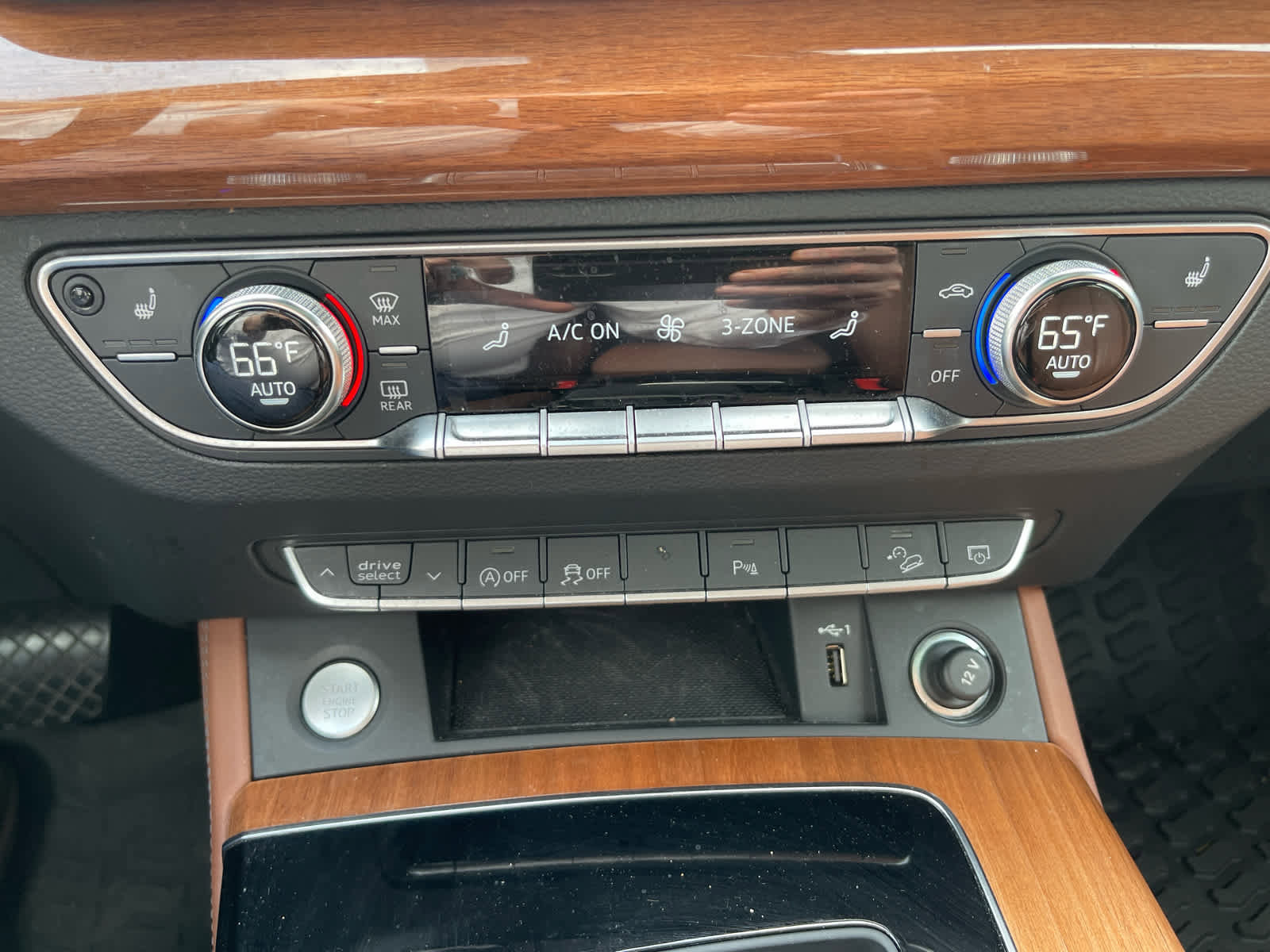 Used 2021 Audi Q5 Premium Plus w/ Premium Plus Package image 17