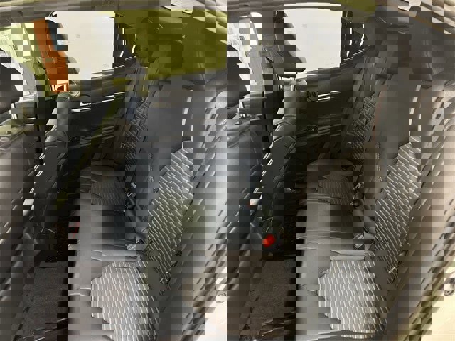 Used 2020 Toyota Camry SE image 6