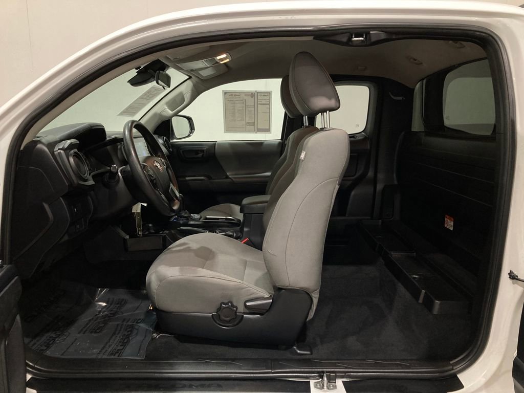 Used 2022 Toyota Tacoma SR image 13