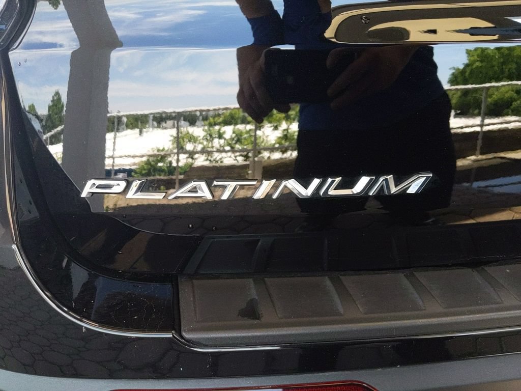 Certified 2025 Ford Explorer Platinum AWD/4WD image 8