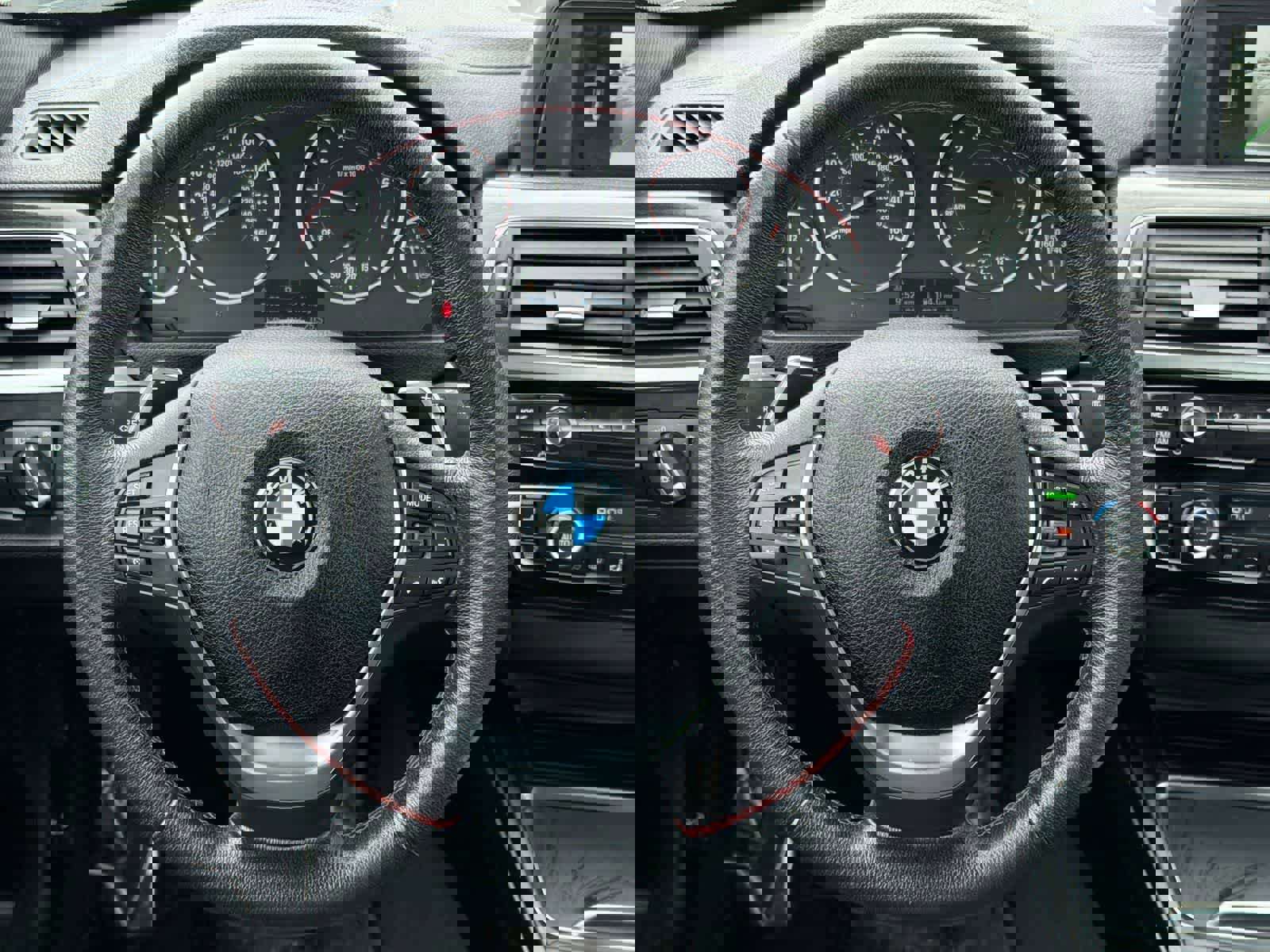 Used 2018 BMW 330i xDrive Sedan image 23