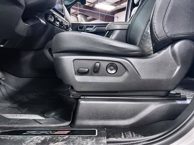 Used 2023 Chevrolet Silverado 1500 ZR2 w/ Technology Package AWD/4WD image 12