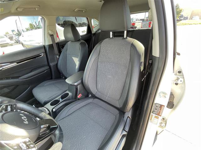 Used 2024 Kia Seltos S AWD/4WD image 18