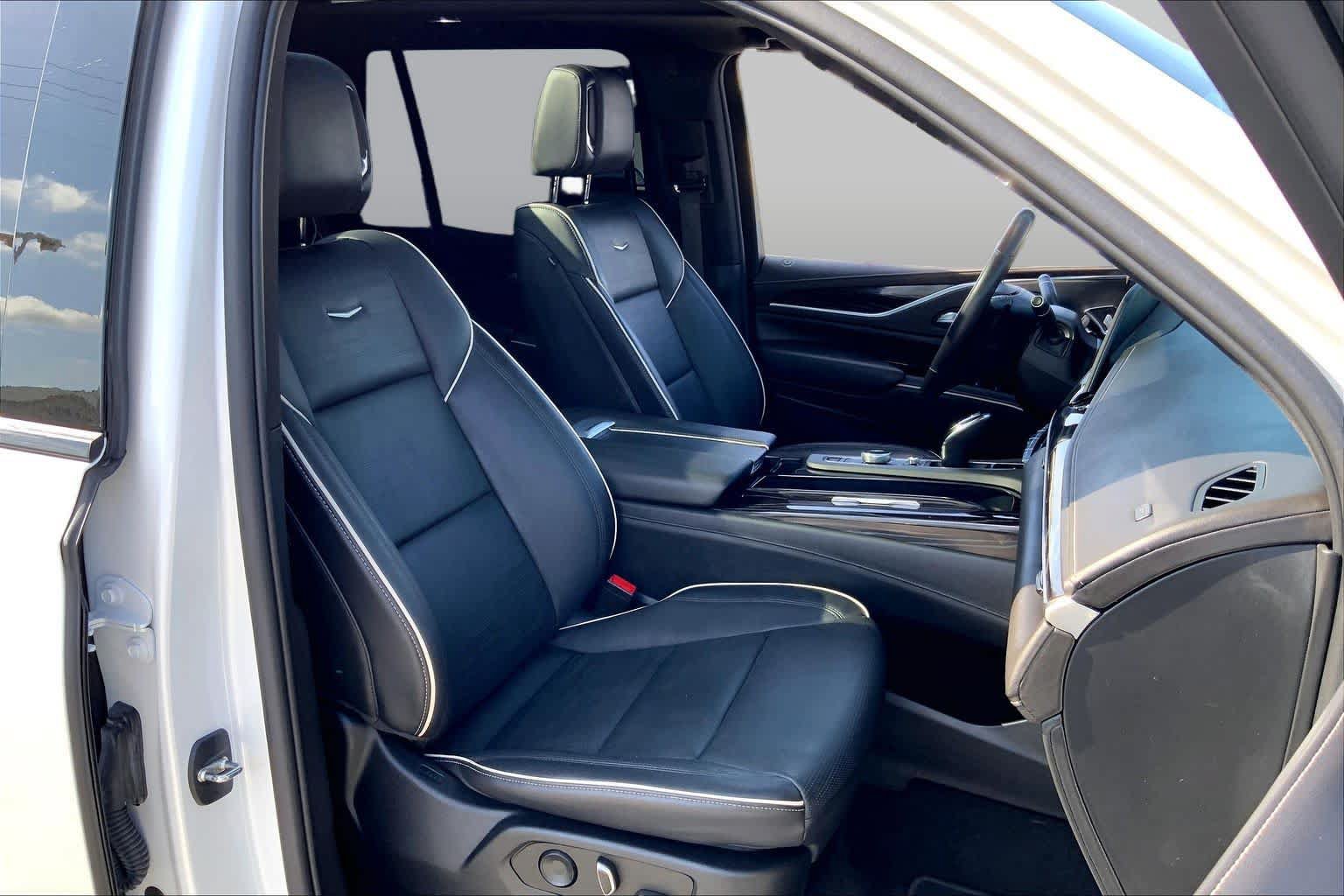 Used 2023 Cadillac Escalade Sport AWD/4WD image 9