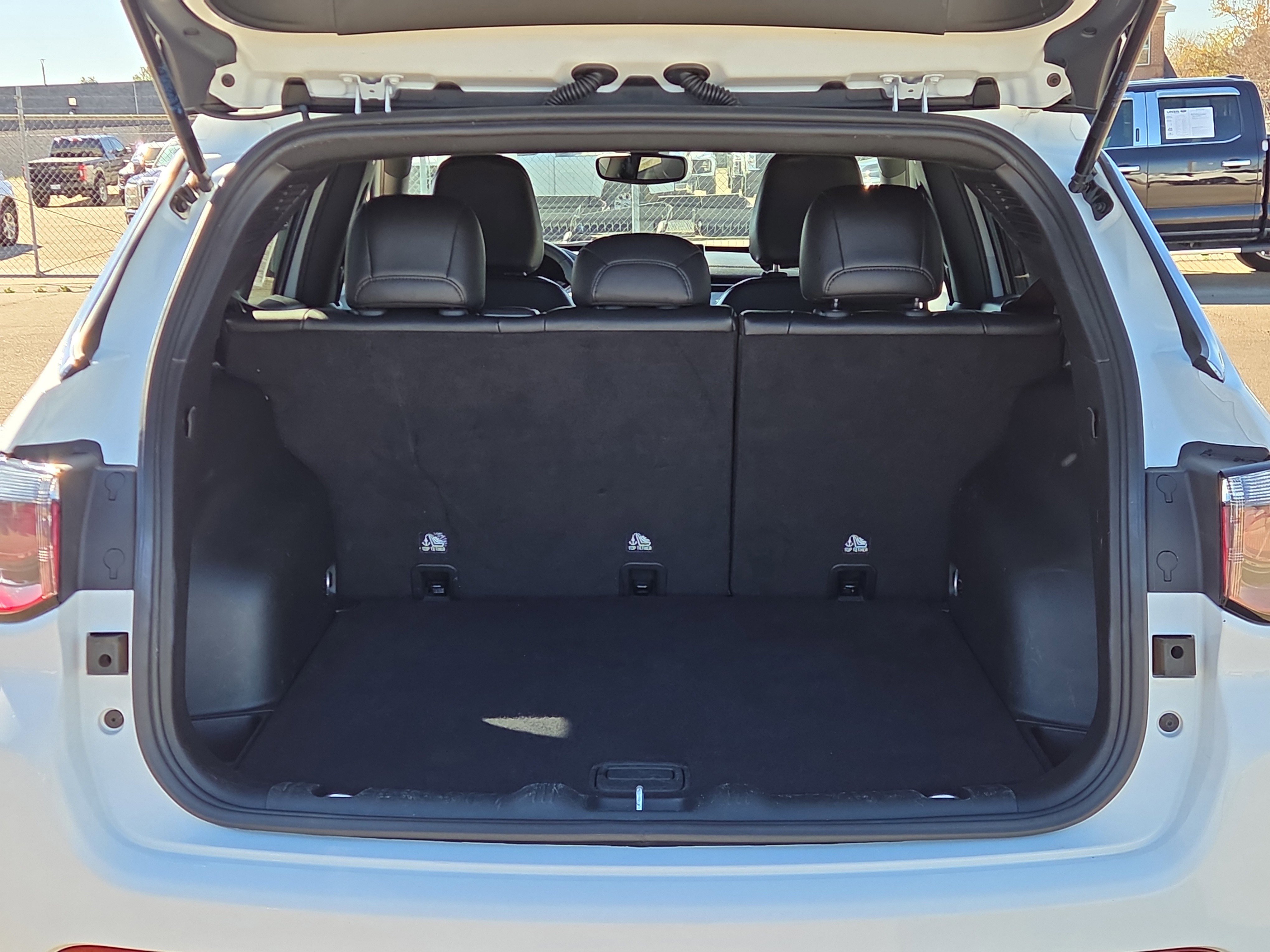 Used 2024 Jeep Compass Latitude image 13