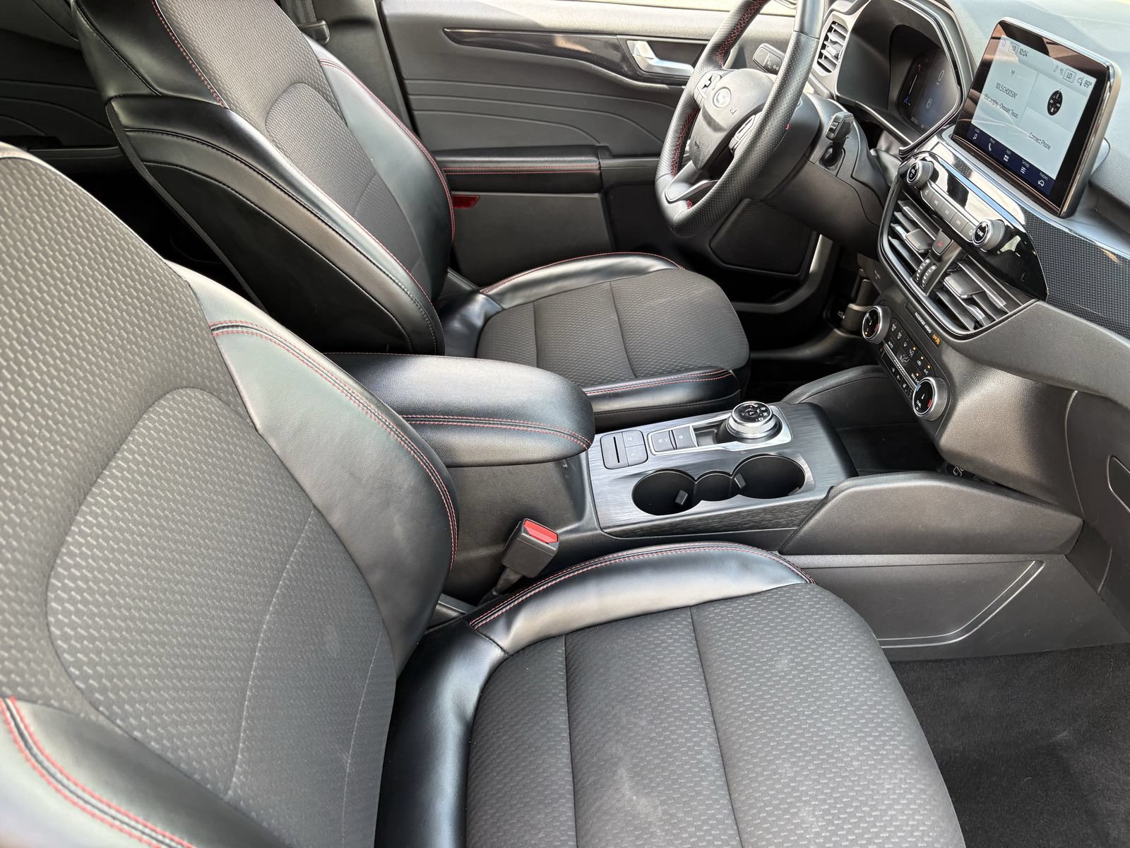Certified 2024 Ford Escape ST-Line AWD/4WD image 13