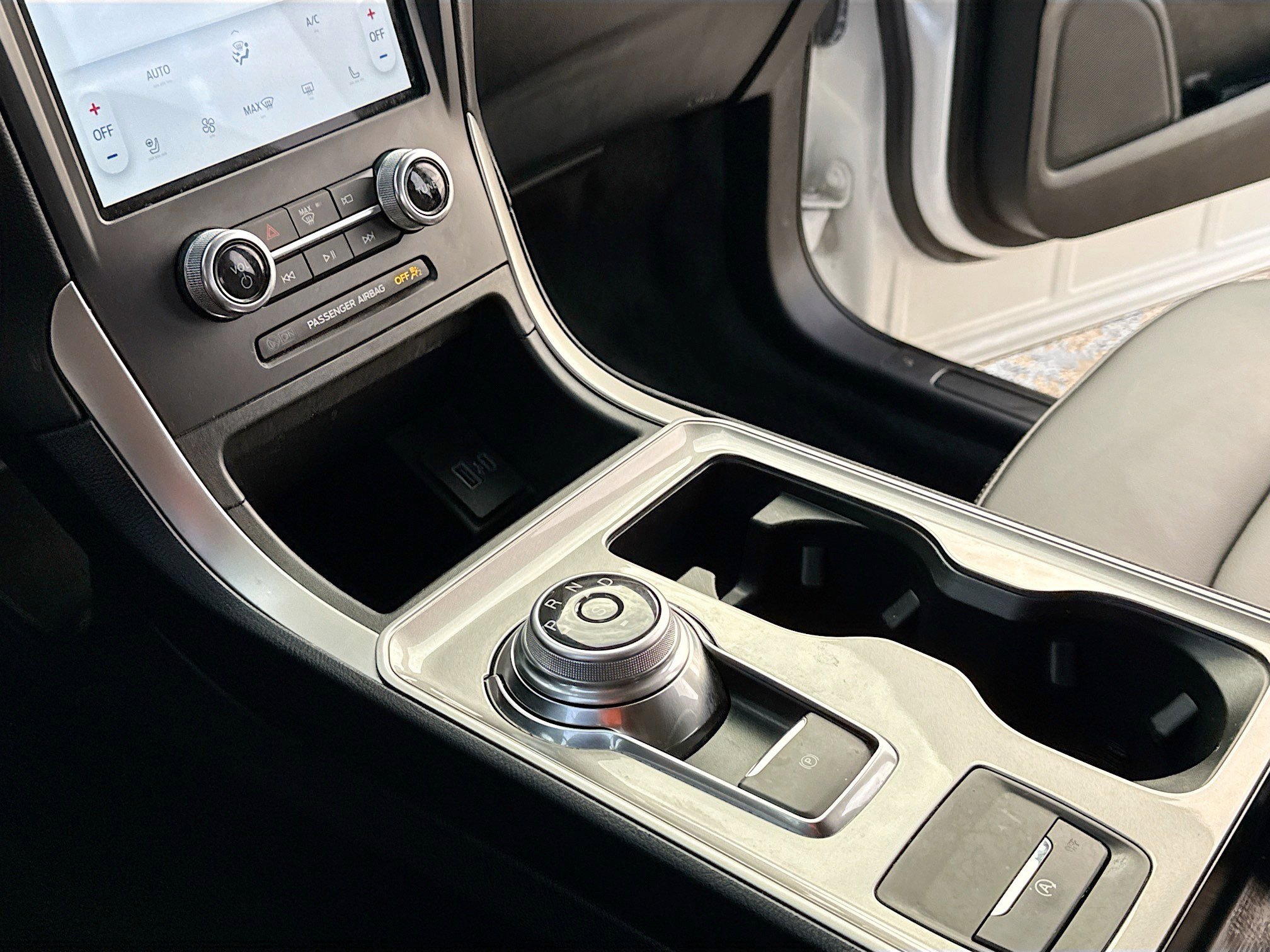 Certified 2024 Ford Edge SEL w/ Convenience Package image 11