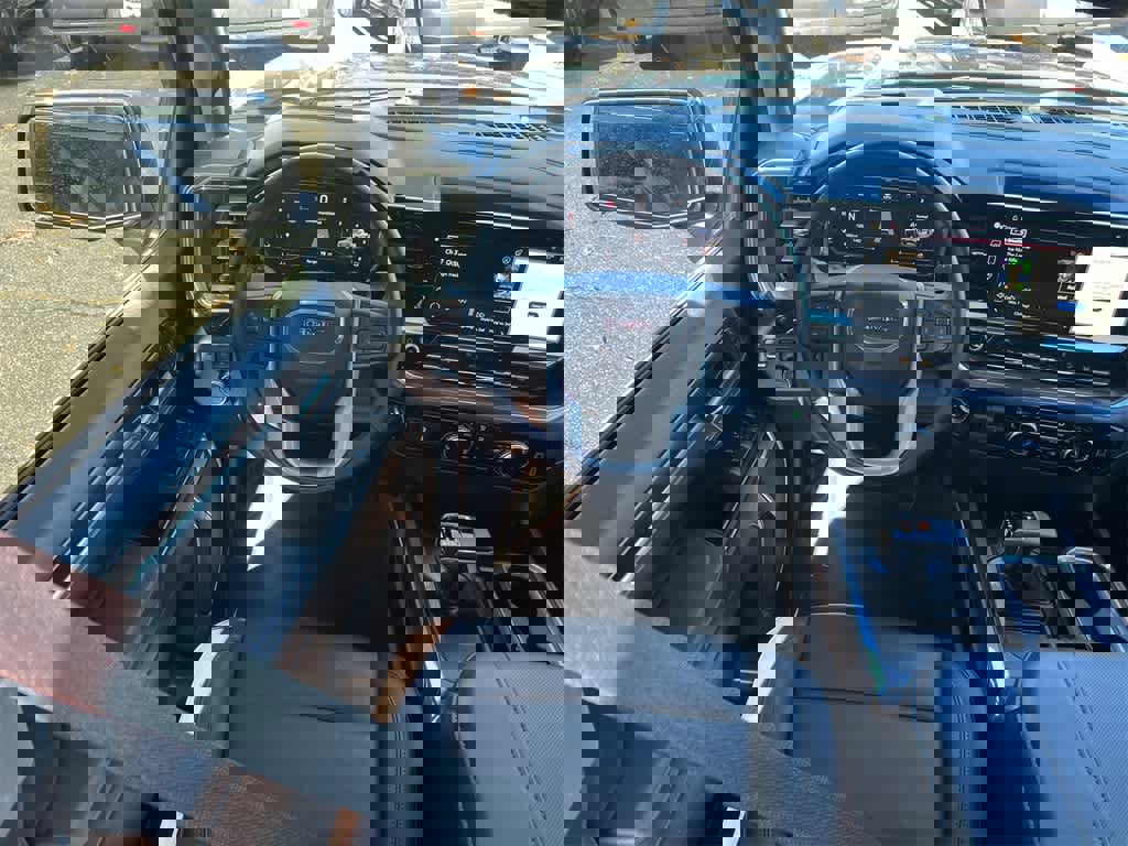 Used 2024 GMC Sierra 1500 SLT w/ SLT Premium Plus Package image 19