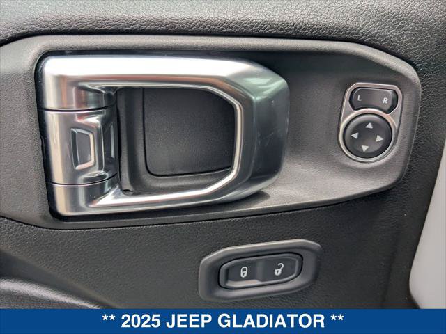Used 2025 Jeep Gladiator Mojave w/ Convenience Group AWD/4WD image 11