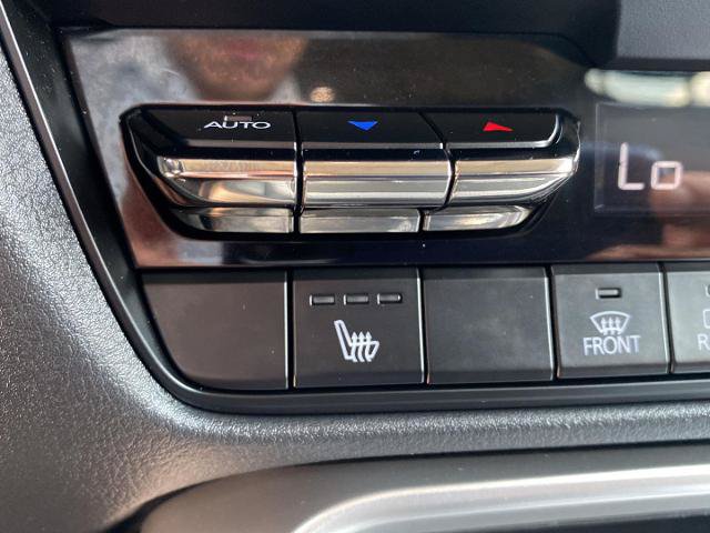 Used 2024 MAZDA CX-90 Plug-In Hybrid w/ Premium Pkg AWD/4WD image 30