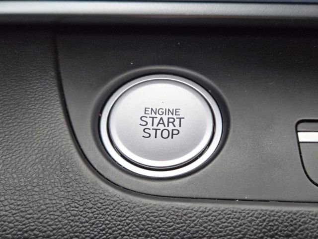 Used 2025 Hyundai Elantra Limited FWD image 20