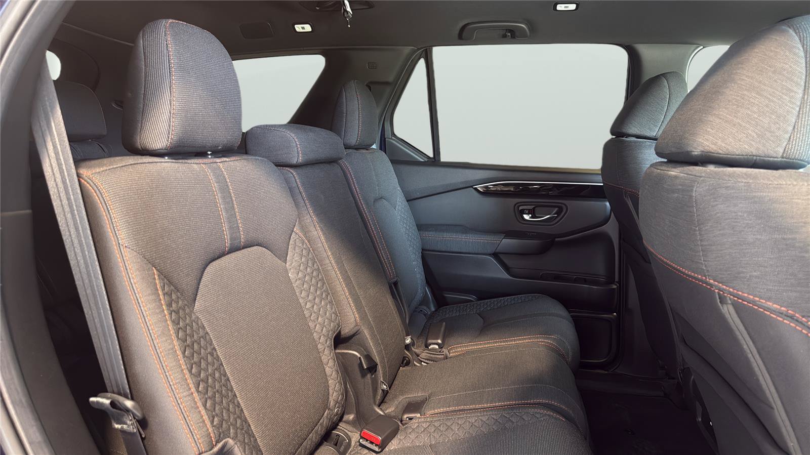 Used 2025 Honda Pilot Sport image 16