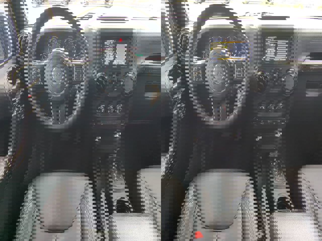 Used 2017 Jeep Wrangler Unlimited Sahara image 14