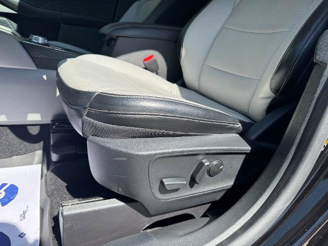 Certified 2024 Ford Escape Platinum AWD/4WD image 10