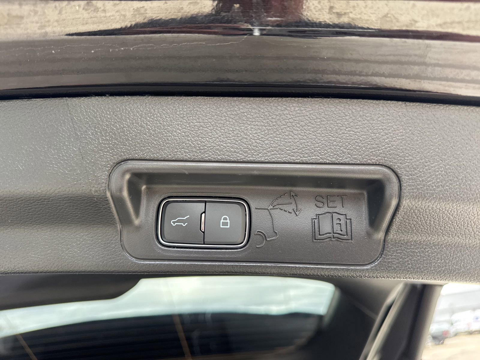 Certified 2024 Ford Explorer Limited w/ Limited Technology Package image 42