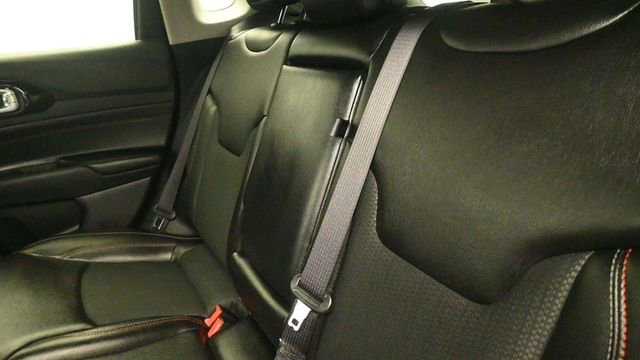 Used 2022 Jeep Compass Trailhawk w/ Trailhawk Convenience Group AWD/4WD image 11