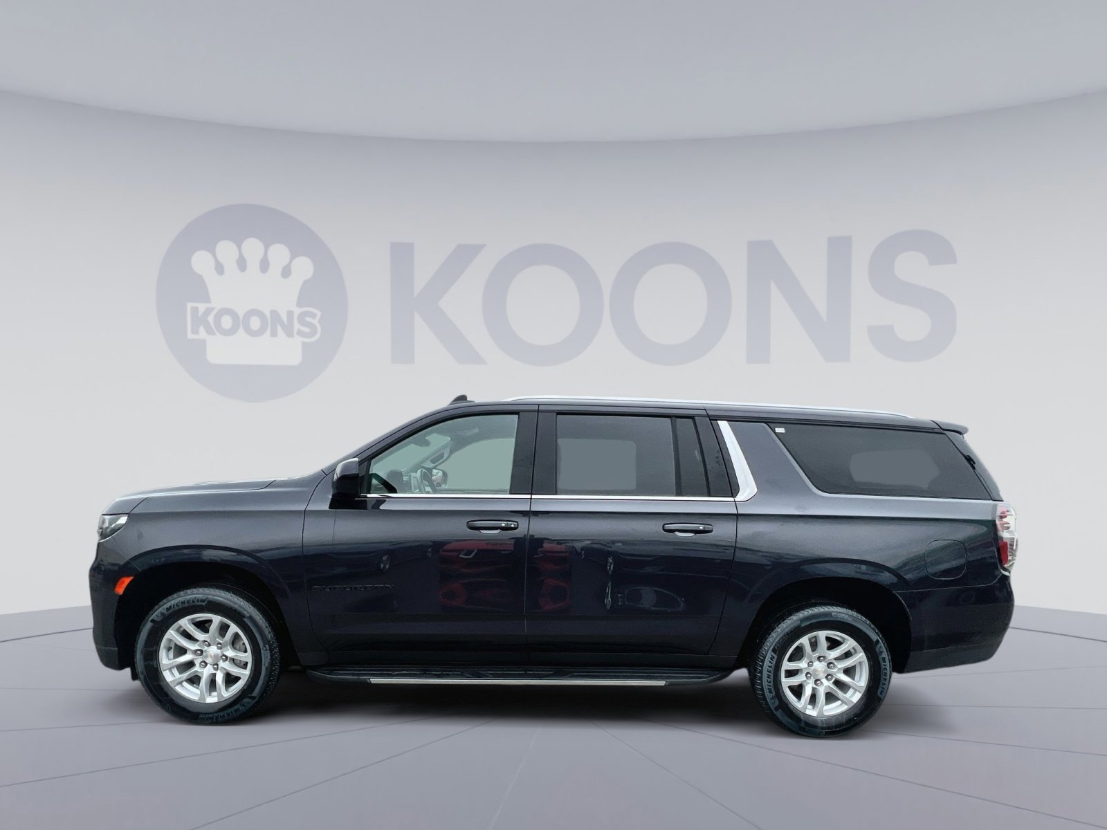 Used 2023 Chevrolet Suburban LS image 2