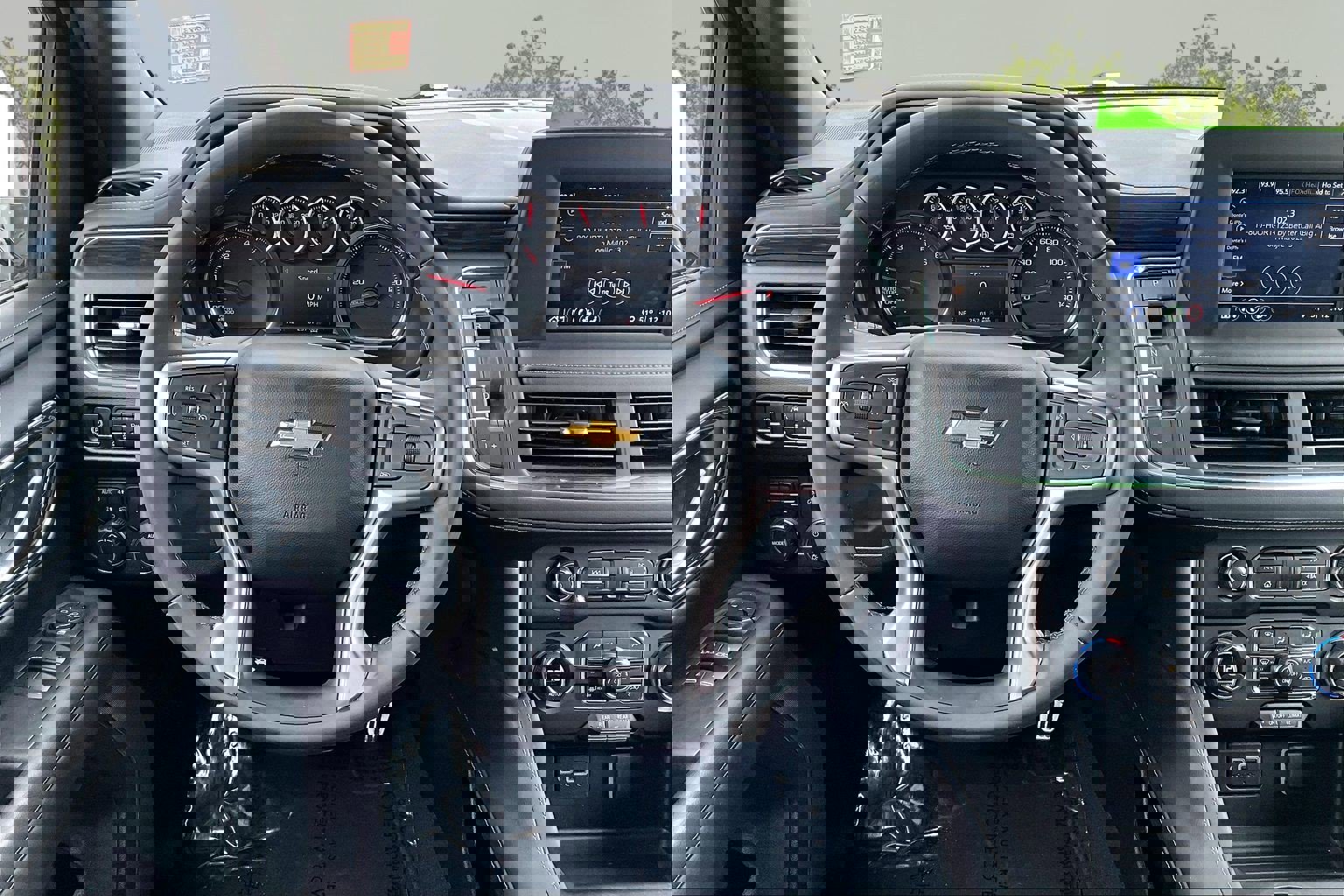 Used 2024 Chevrolet Tahoe LS image 7