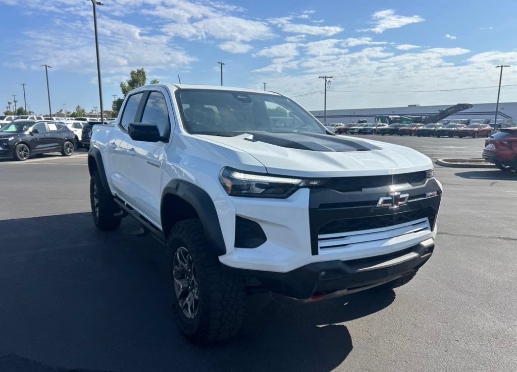 Used 2025 Chevrolet Colorado ZR2 AWD/4WD image 2