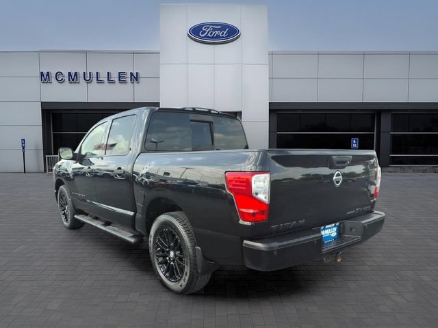 Used 2018 Nissan Titan SV w/ SV Convenience Package AWD/4WD image 7