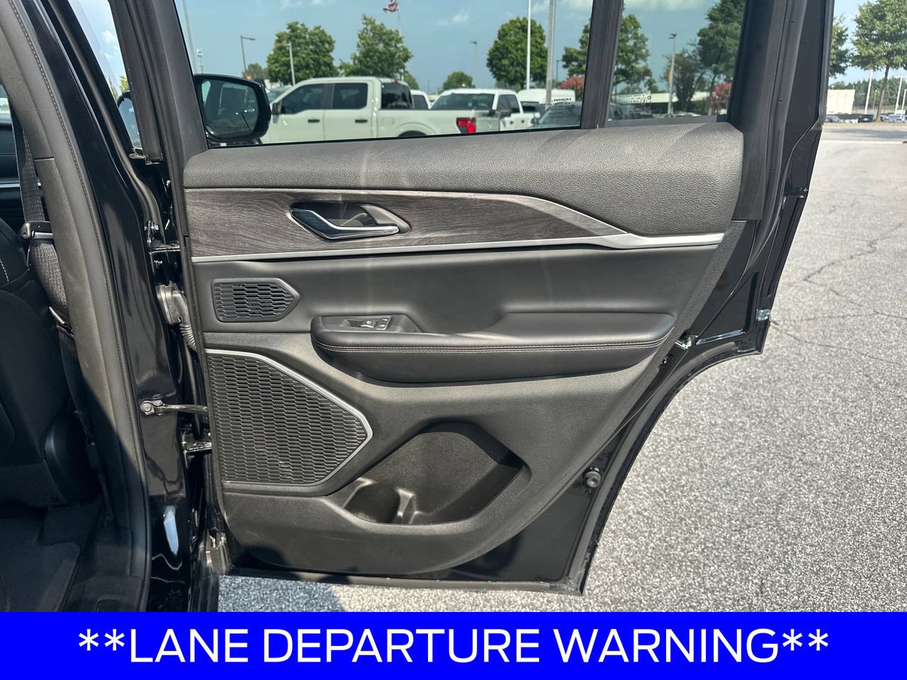 Used 2024 Jeep Grand Cherokee Limited 4xe AWD/4WD image 18