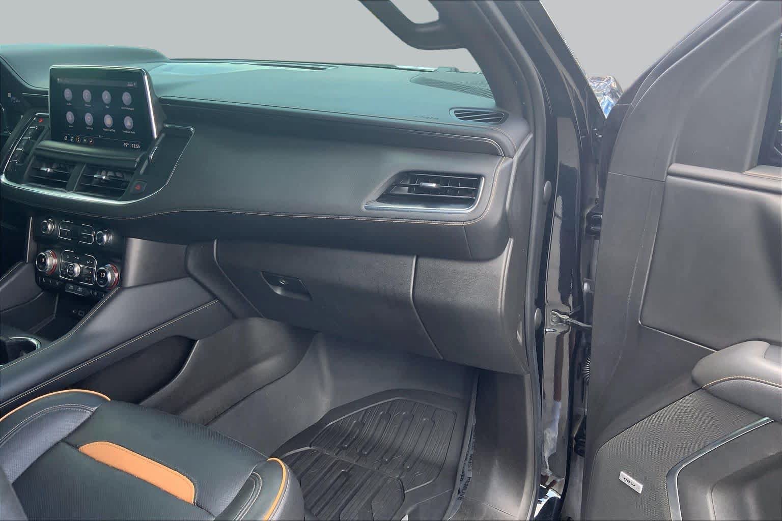 Used 2021 GMC Yukon XL AT4 w/ AT4 Premium Plus Package AWD/4WD image 17